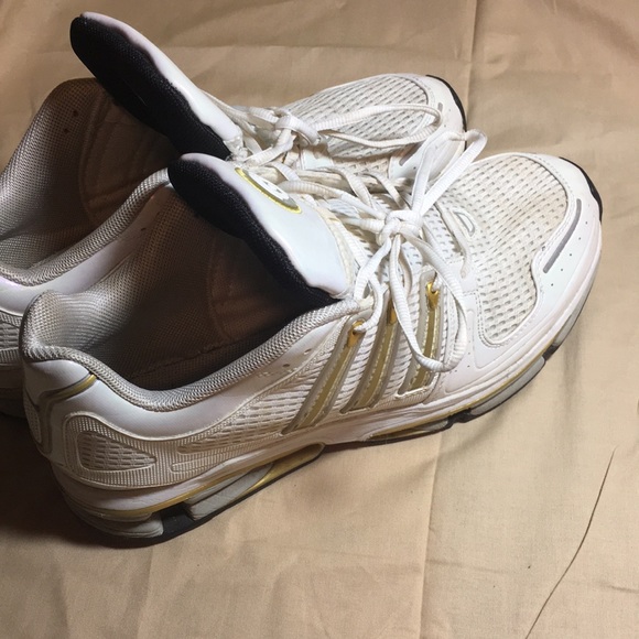 Adidas - Picture 2 of 7